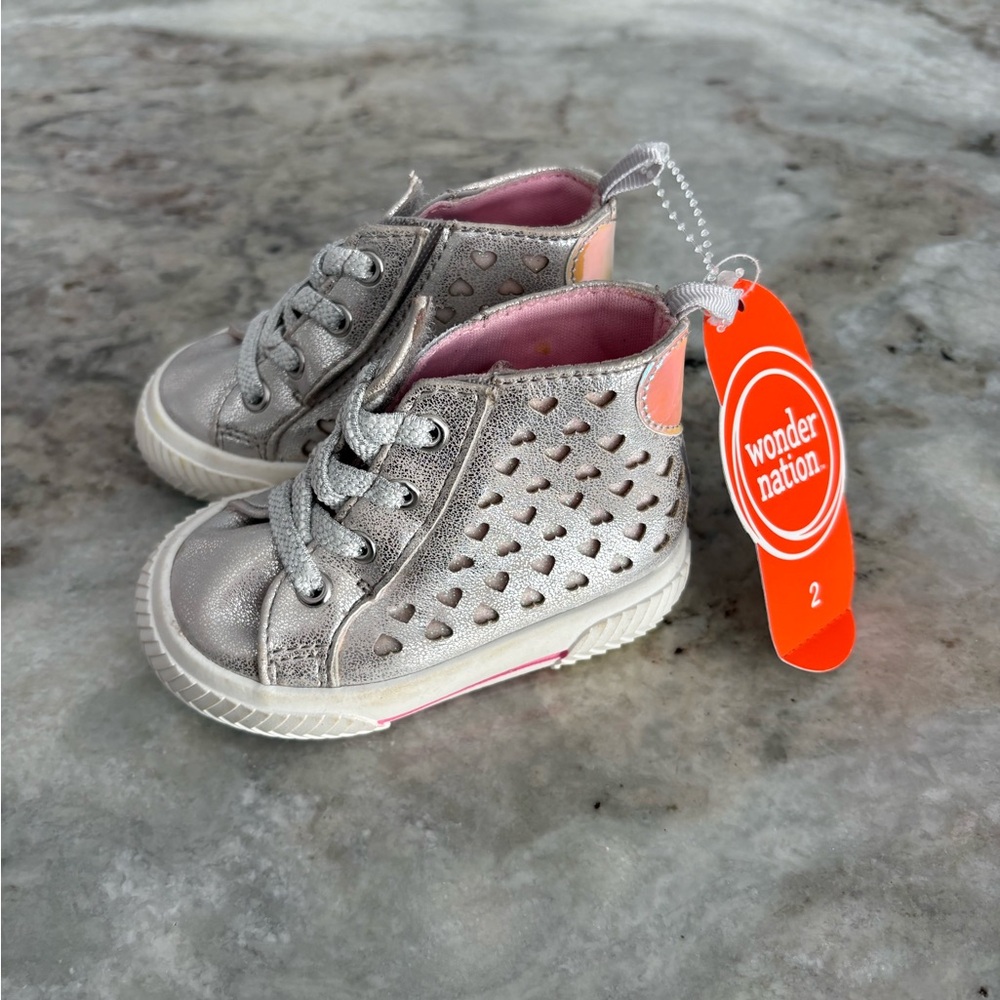 NWT Wonder Nation Baby Girl Heart High Top Sneakers Silver Size 2 (3 Months)